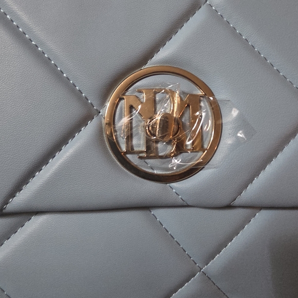 Badgley Mischka Elegant Blue Quilted Shoulder Bag - Picture 2 of 5